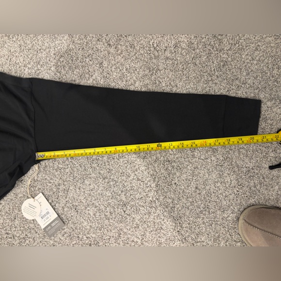 NWT VUORI Long-Sleeve Feather Tee Women's size SMALL Washed Black - Picture 8 of 8